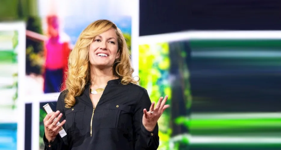 Alexandra Palt official speaker profile picture
