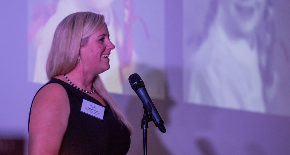 Naomi Riches Official Speaker Profile Picture