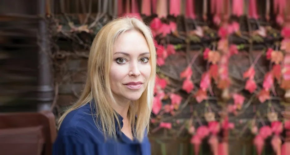 Rachel Armstrong official speaker profile picture