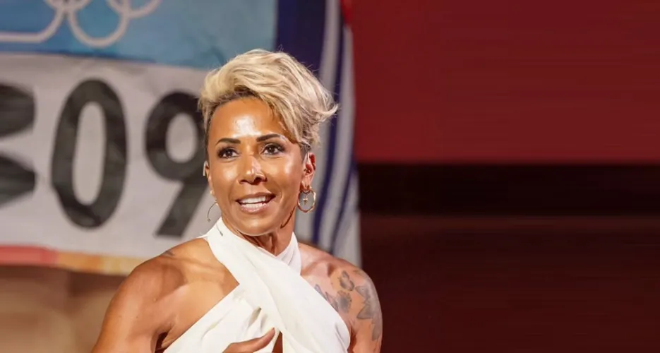 Kelly Holmes official speaker profile picture