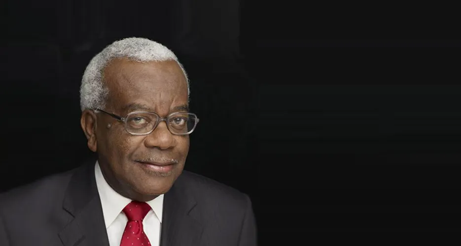 Trevor McDonald official speaker profile picture