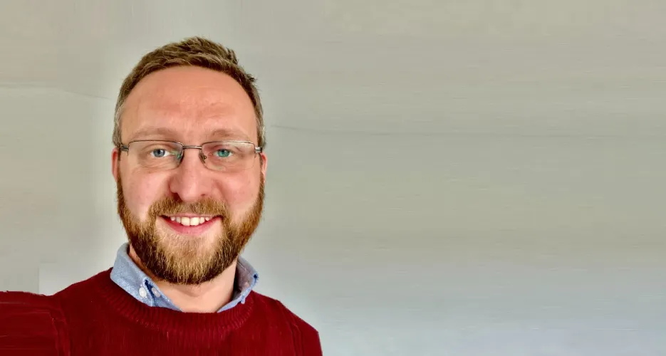 Toby Lewis official speaker profile picture