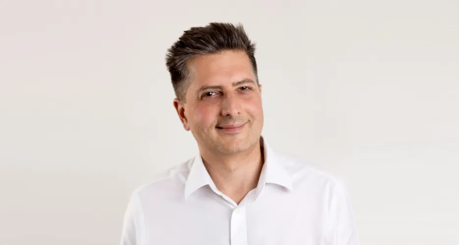 Oliver Shah official speaker profile image