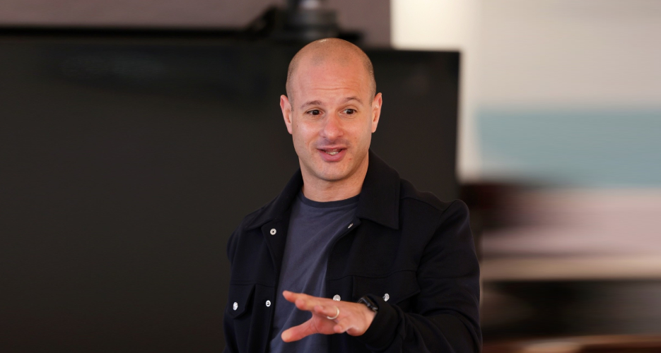 Simon Feldman Official Speaker Profile Picture