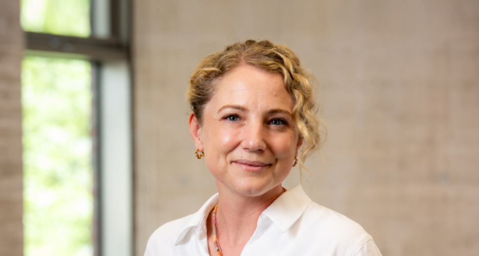 Sarah Ellis Official Speaker Profile Picture