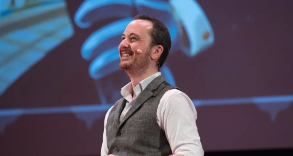 Theo Priestley official speaker image