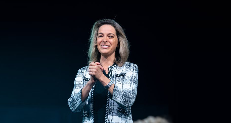 Erin Meyer Official Speaker Profile Picture