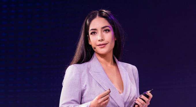 Nina Schick Official Speaker Profile Image
