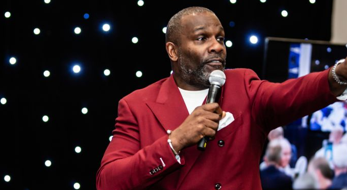 Dr Derek Redmond trending motivational speaker in the UK