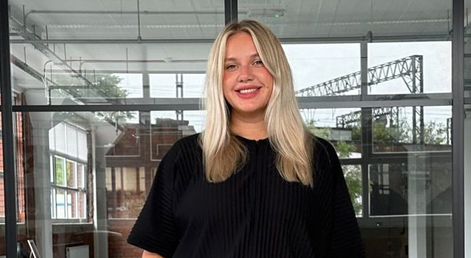 Jenna Meek headline keynote speaker for hire