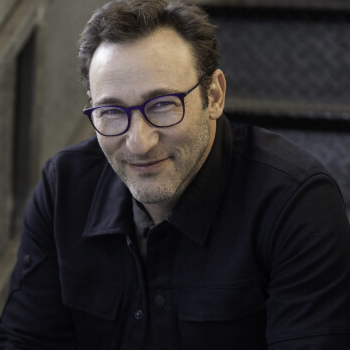 Simon Sinek Headline Keynote Speaker for Hire