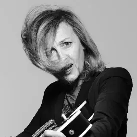 Dr Julia Jones Official Speaker Profile Picture