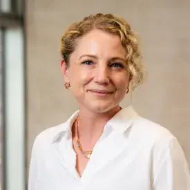 Sarah Ellis Official Speaker Profile Picture