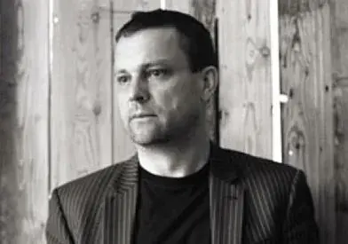 Damien Lewis