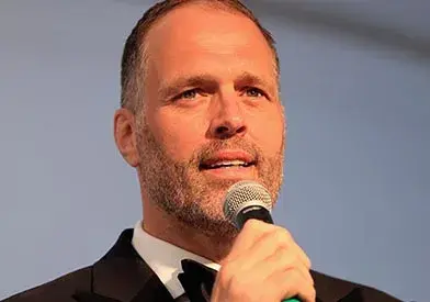 Martin Bayfield