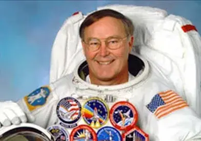 Jerry L Ross