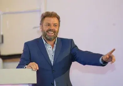 Martin Roberts 