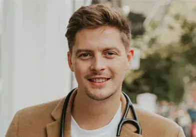 Dr Alex George Official Speaker Profile Picture