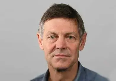 Matthew Parris official speaker profile picture