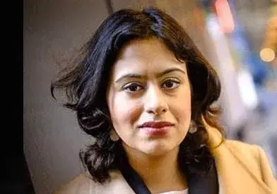 Sara Khan official speaker profile picture