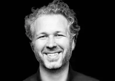 Luke Perkins official speaker profile picture
