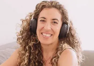 Vikki Louise official speaker profile picture