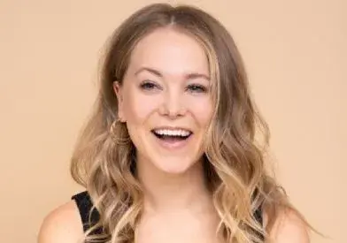 Poppy Jamie Official Speaker Profile Picture