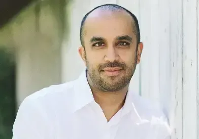 Neil Pasricha official speaker profile picture