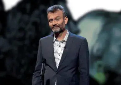 Hugh Dennis Official Speaker Profile Picture