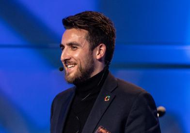 Isaac Kenyon official speaker profile picture