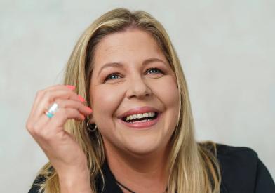 holly budge official speaker profile picture