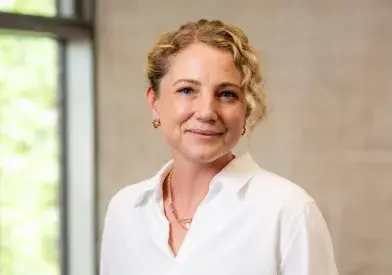 Sarah Ellis Official Speaker Profile Picture
