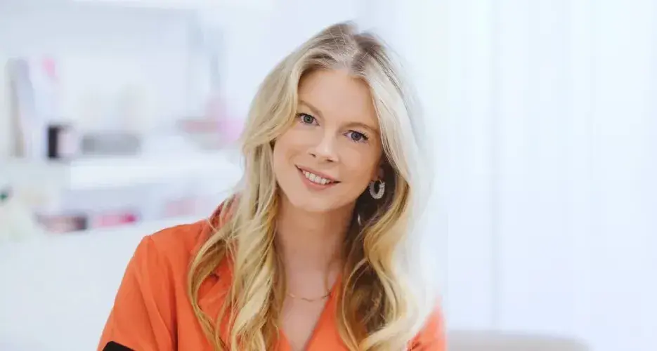 Hire Beth Clay | Speaker Agent Contact Details